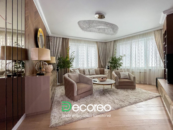 Гостиная в современном интерьере с ретро-шиком и классическими элементами