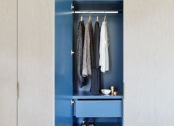 Шкаф цветной внутри